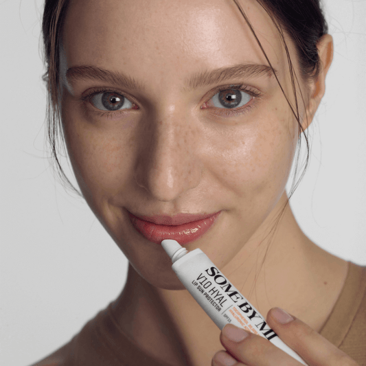 Солнцезащитный бальзам для губ с комплексом витаминов Some By Mi V10 Hyal Lip Sun Protector SPF15